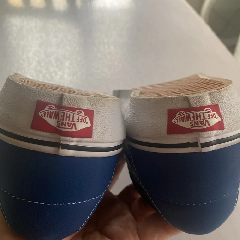 Vans Women’s Blue Leather Sneakers Size 9